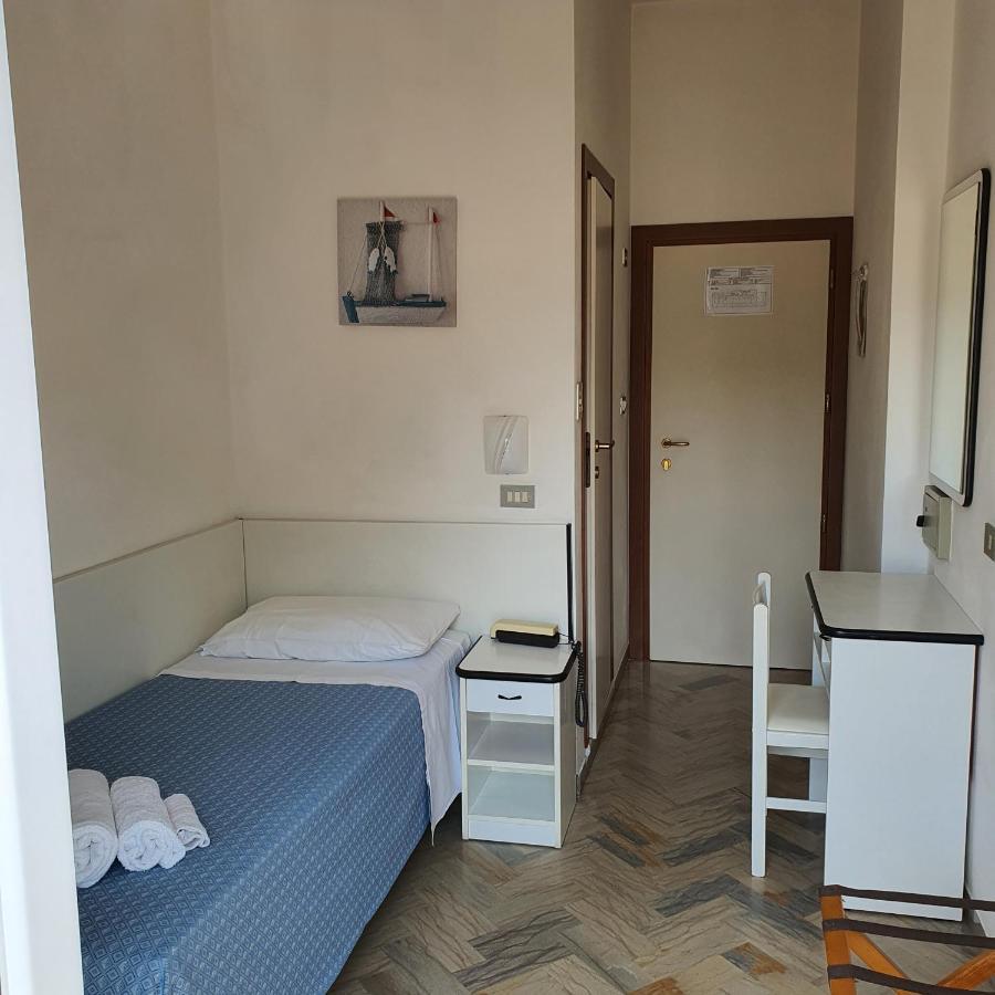 Hotel Tre Assi Rimini Luaran gambar