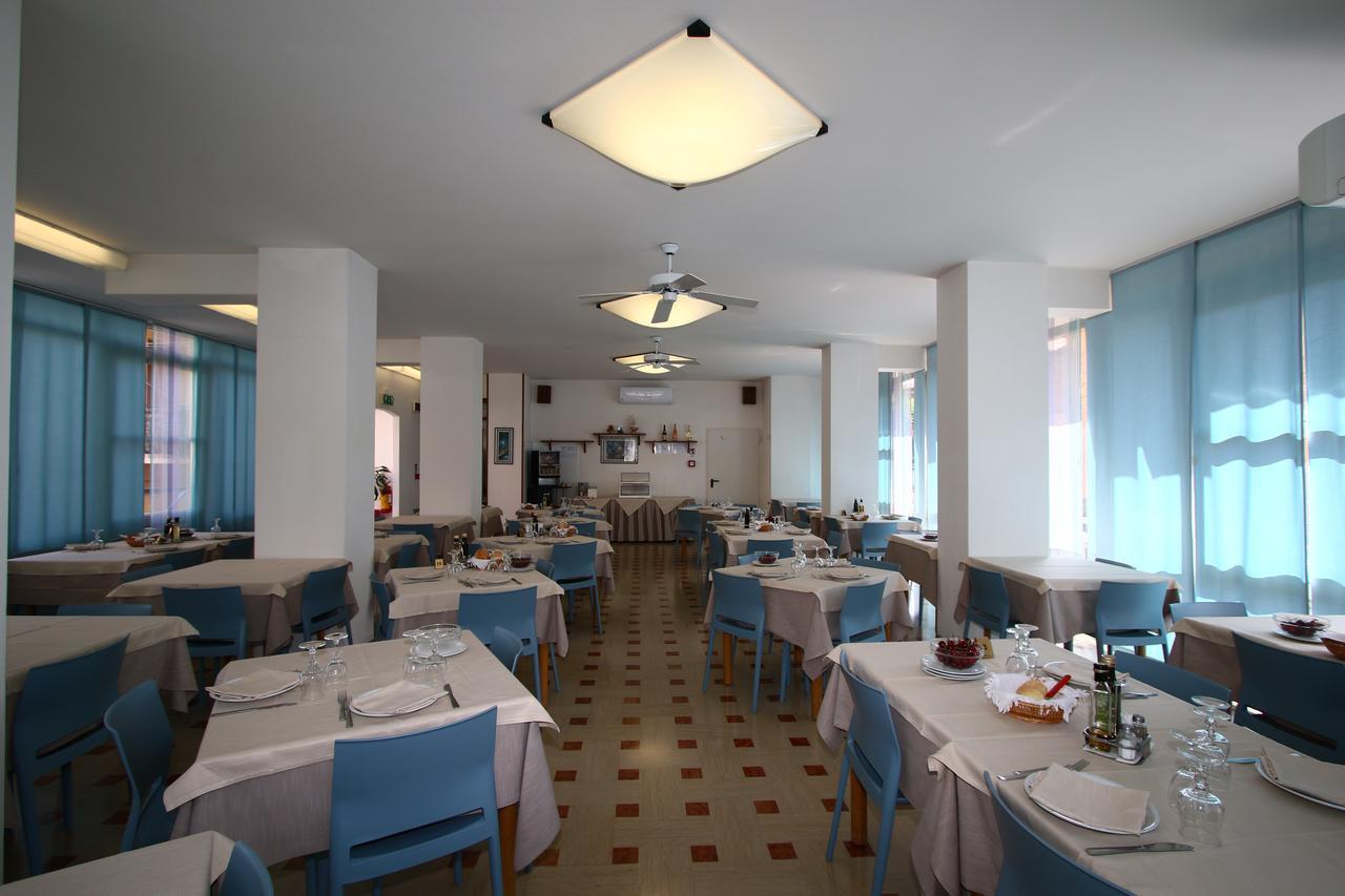 Hotel Tre Assi Rimini Luaran gambar