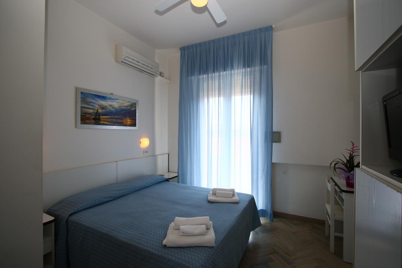 Hotel Tre Assi Rimini Luaran gambar