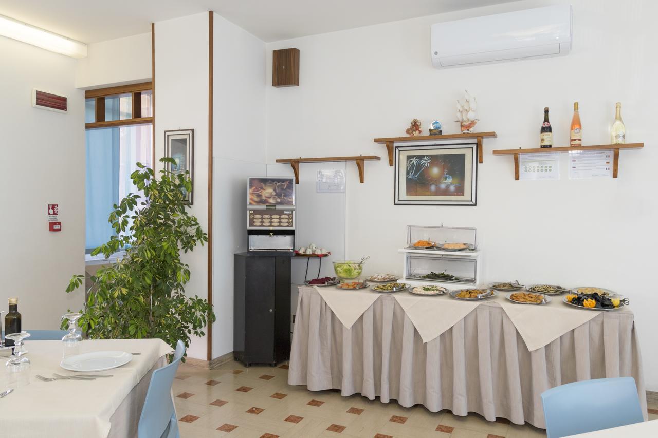 Hotel Tre Assi Rimini Luaran gambar