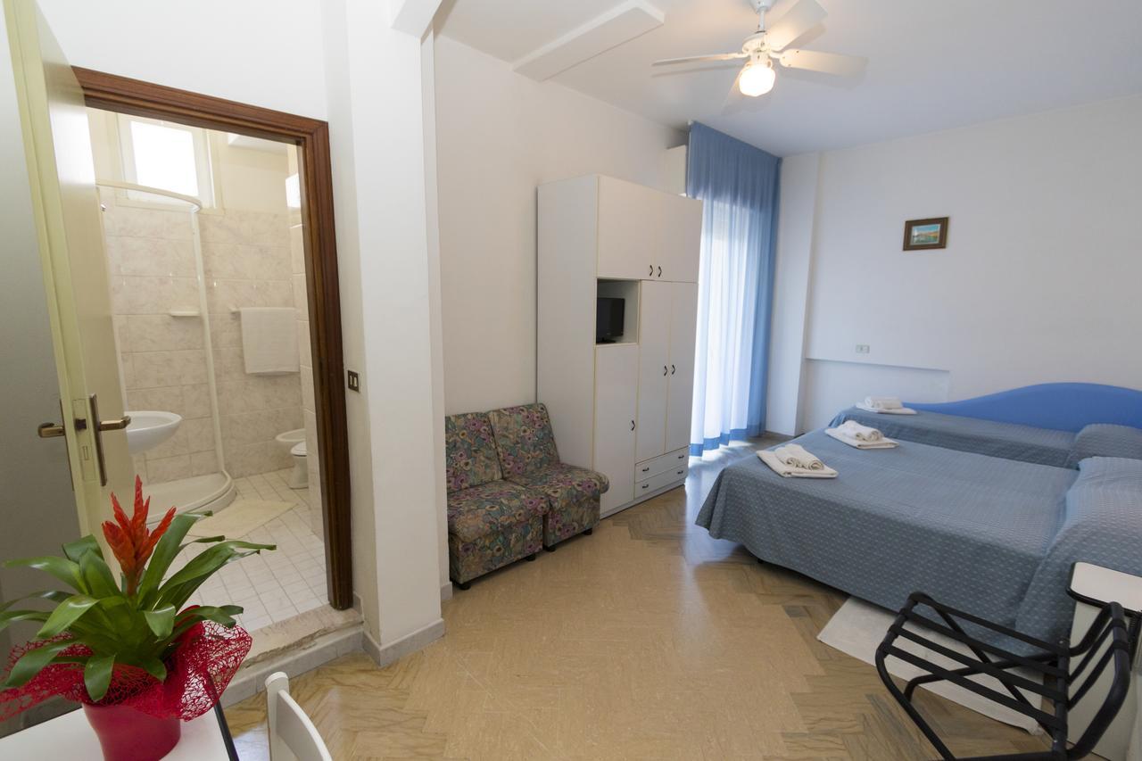 Hotel Tre Assi Rimini Luaran gambar